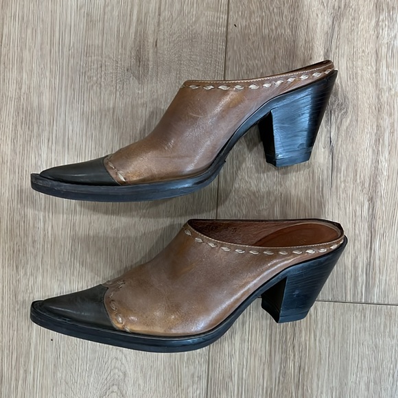 Donald Pliner Cowgirl Western Style Mules / Clogs with Rubber Soles - Picture 3 of 16